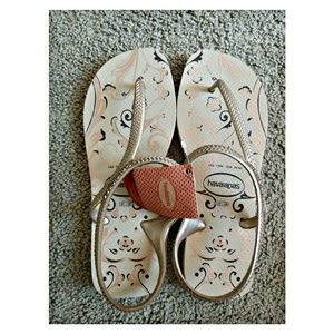 HAVAIANAS SANDALS